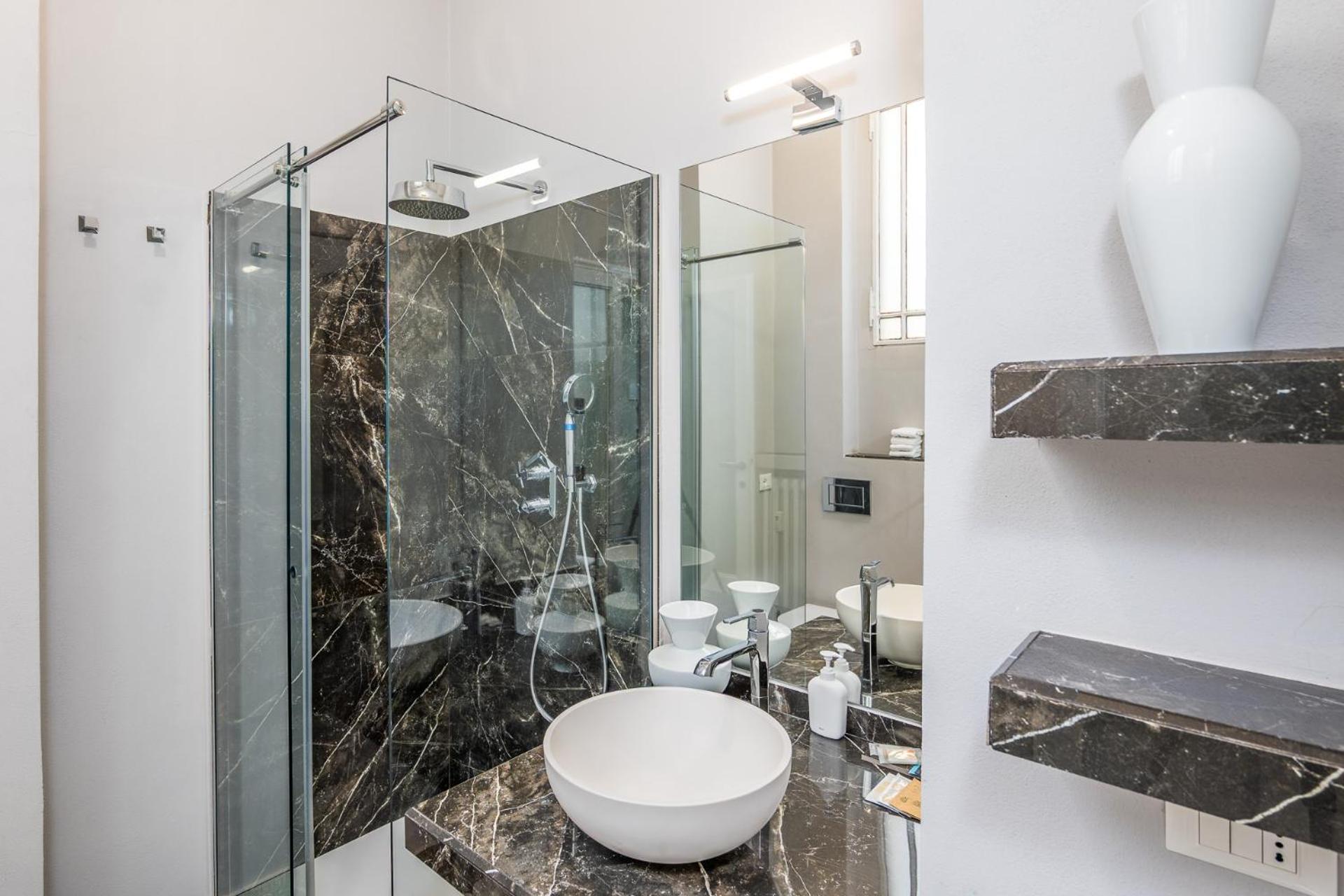 Design Boutique Flat - Refined & Apartment